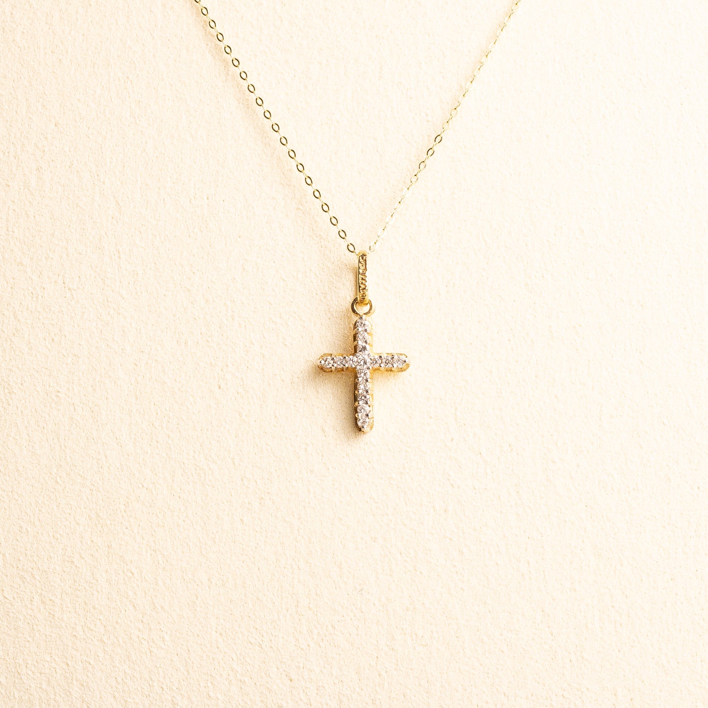 Cruz Oro Amarillo Diamantes con cadena (CUL) 14k