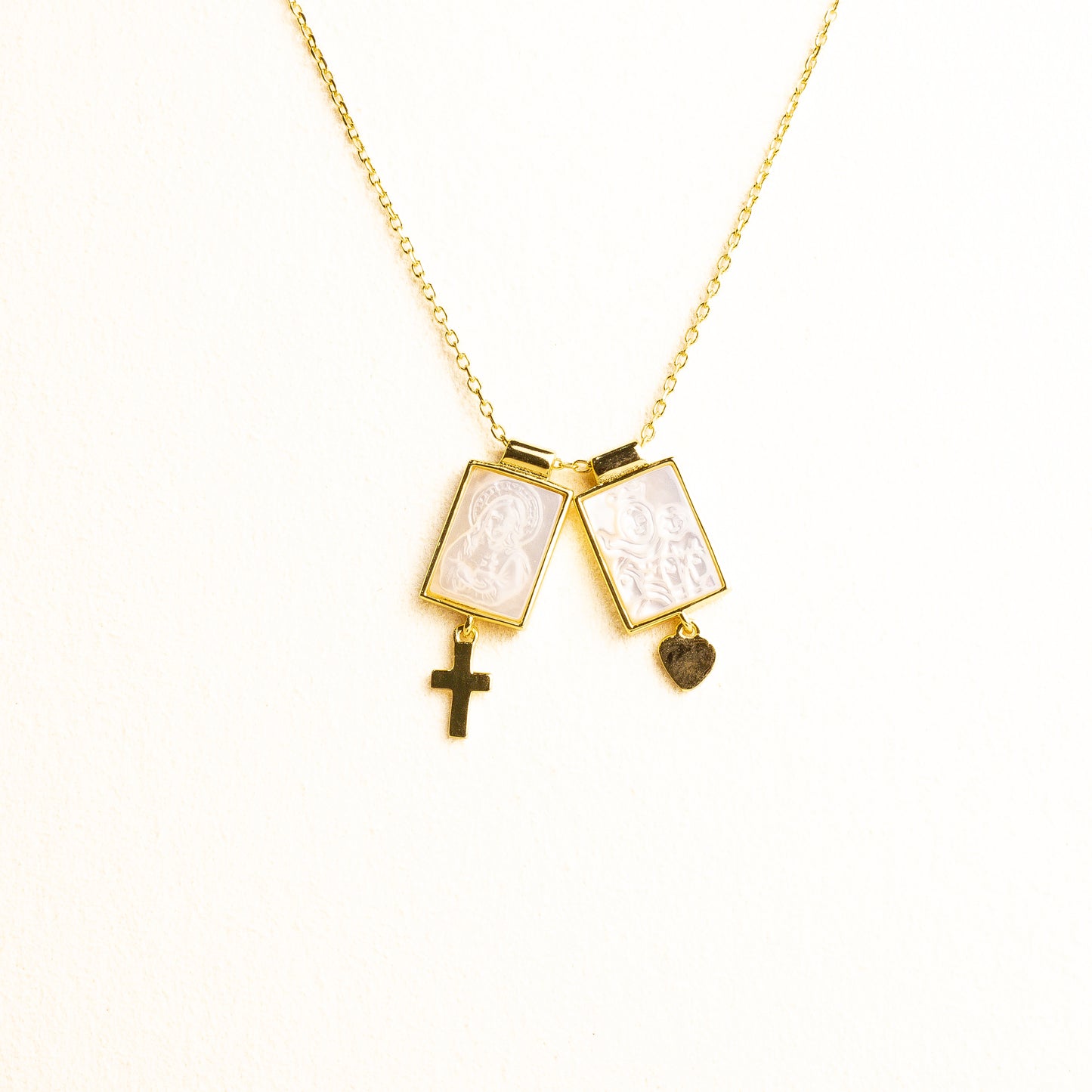 Escapulario Plata Baño de oro 18k con cadena