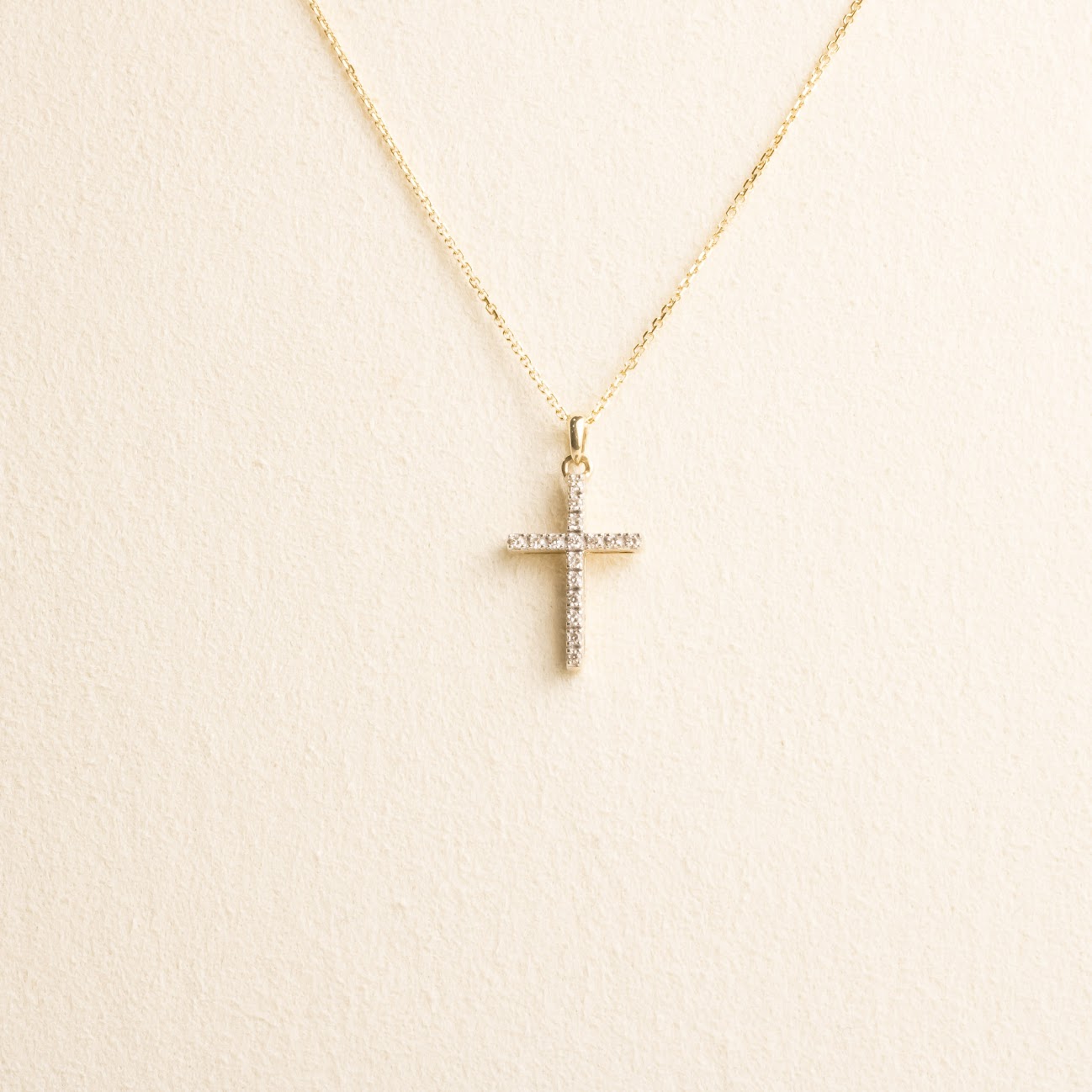 Cruz Tradicional Oro Amarillo 14k Circonia (CUL)