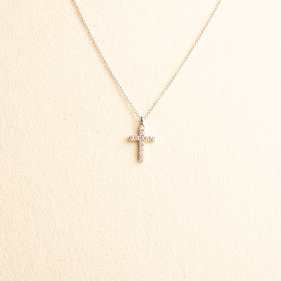Cruz Oro Blanco Diamantes 0.083 CT Mini con cadena (VAL) 14k