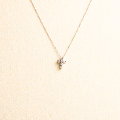 Cruz Oro Blanco Diamantes 0.13 CT Micro con cadena (AD) 14k