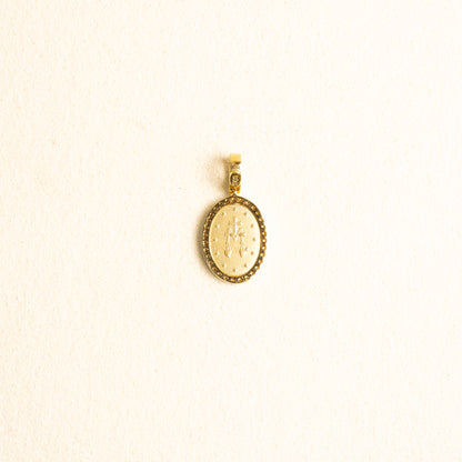 Medalla Oval Virgen Milagrosa Oro 14k con Diamantes Chica