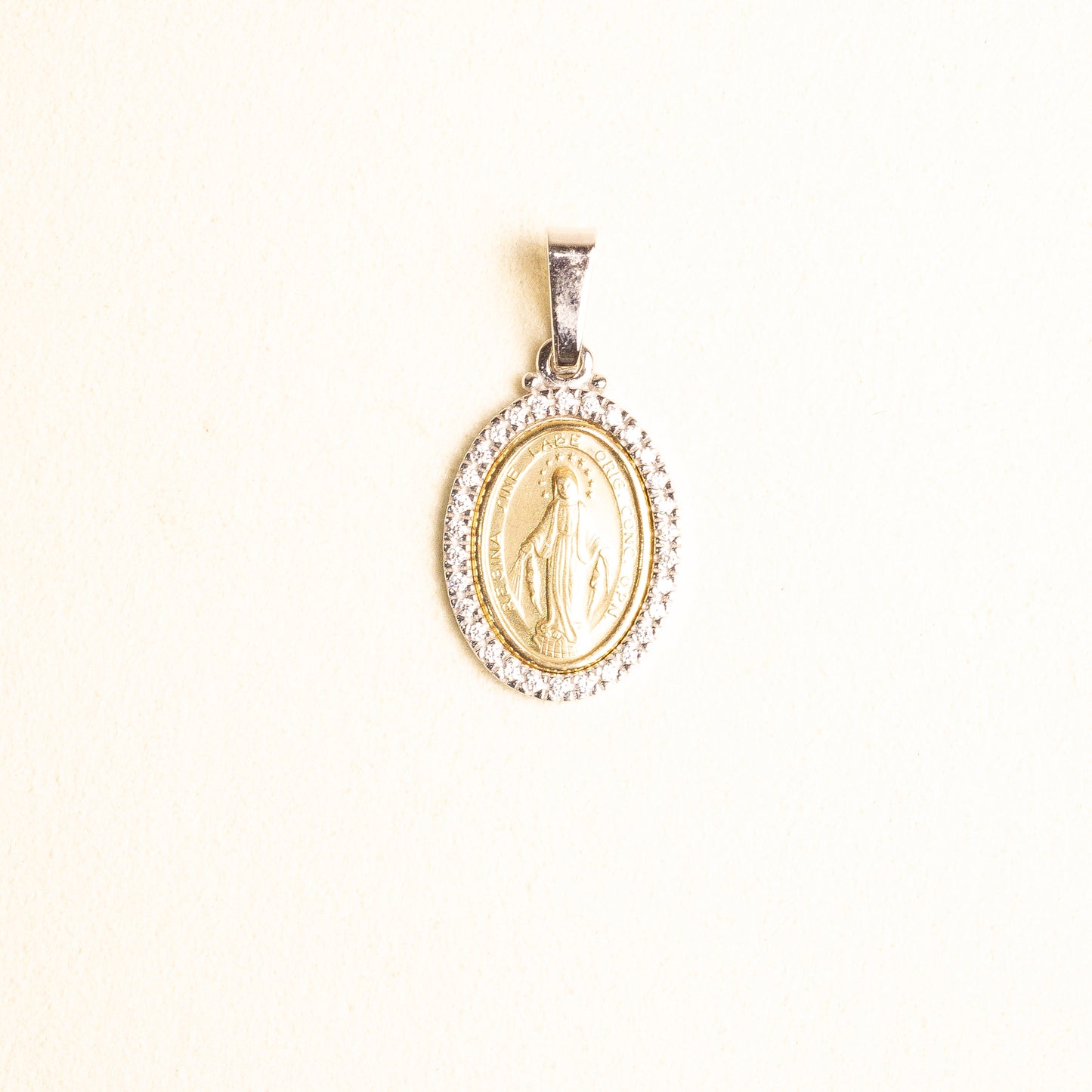 Medalla Oval Virgen Gpe Bisel Oro Blanco Oro 14k con Circonia Gde