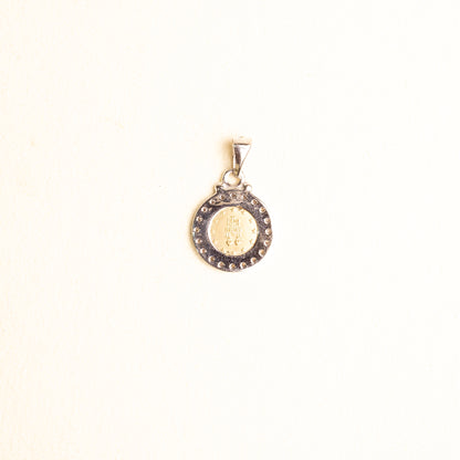 Medalla Rd Virgen Gpe Bisel Oro Blanco 14k con Circonia Chica