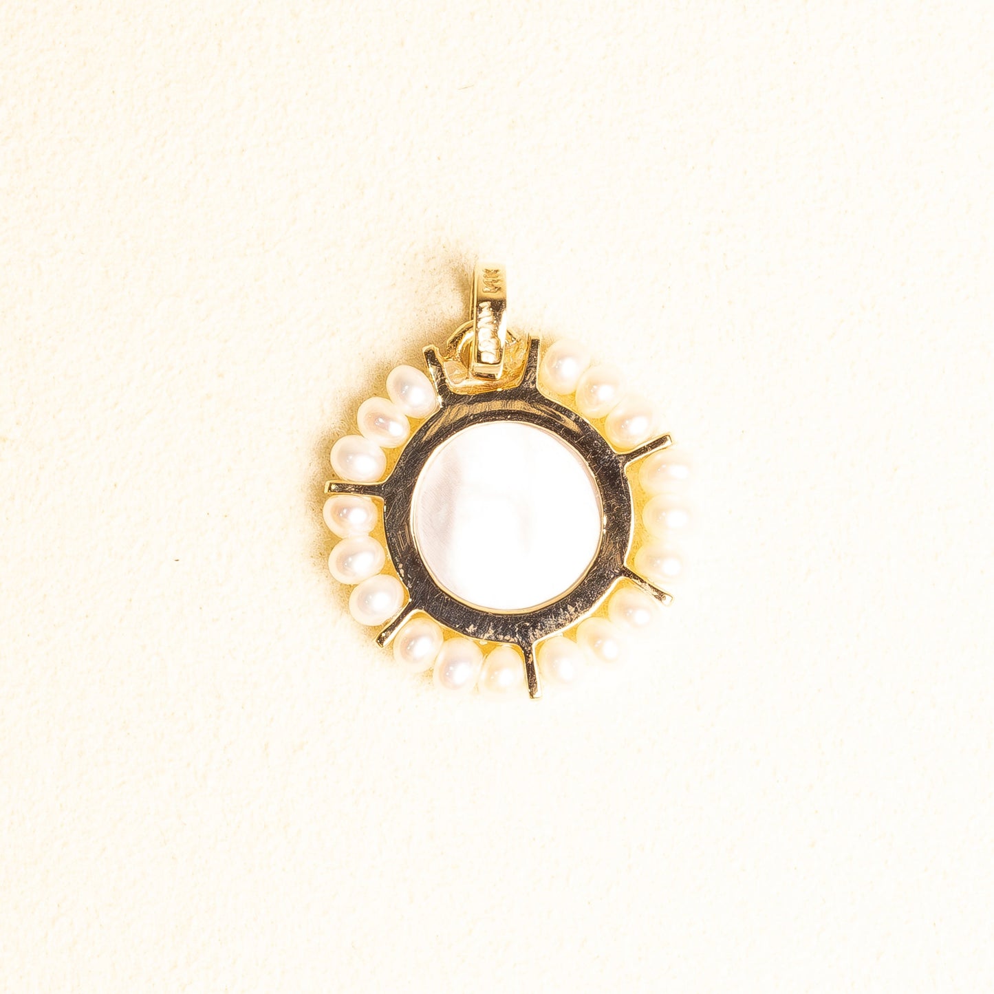 Medalla Rd Virgen Gpe Madre Perla con Perlas Oro 14k