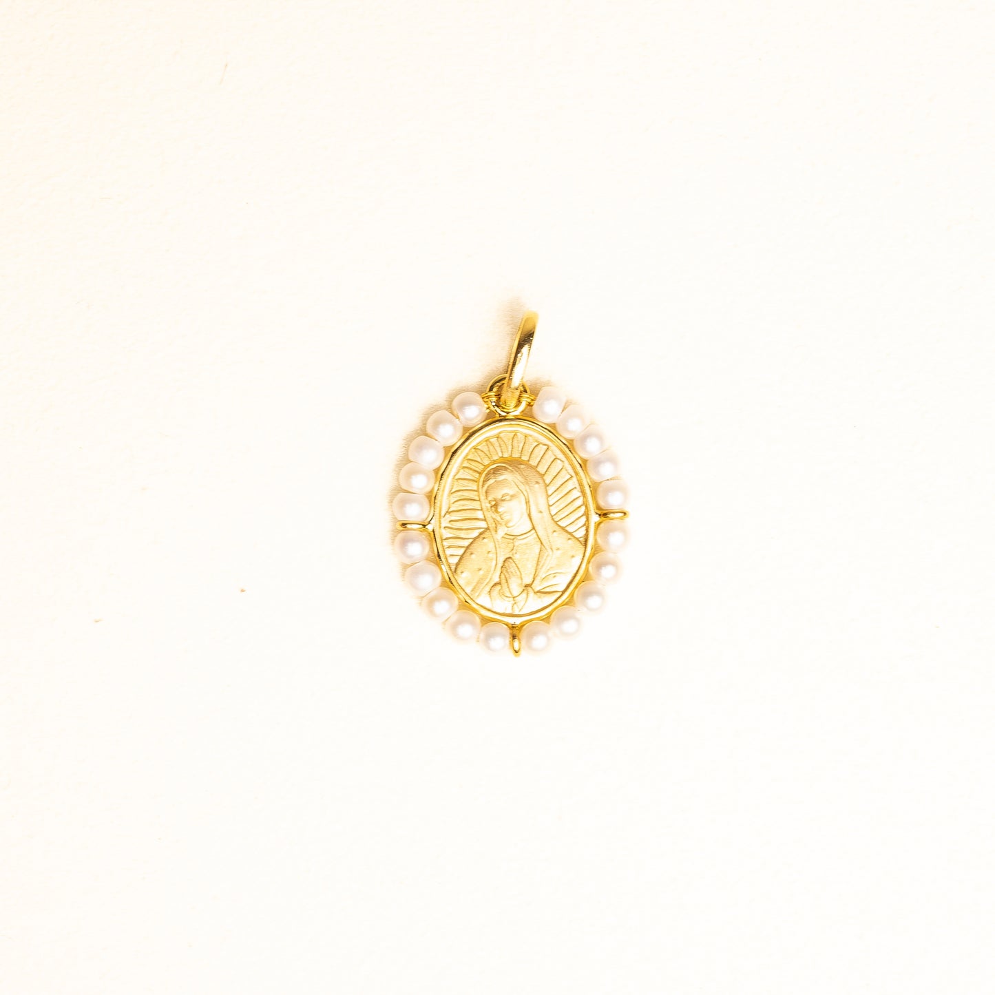 Medalla Virgen Gpe Oval Italiana Oro Mate 14k y Perlas Gde