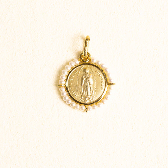 Medalla Virgen Gpe Rd Italiana Oro Mate 14k y Perlas Mediana
