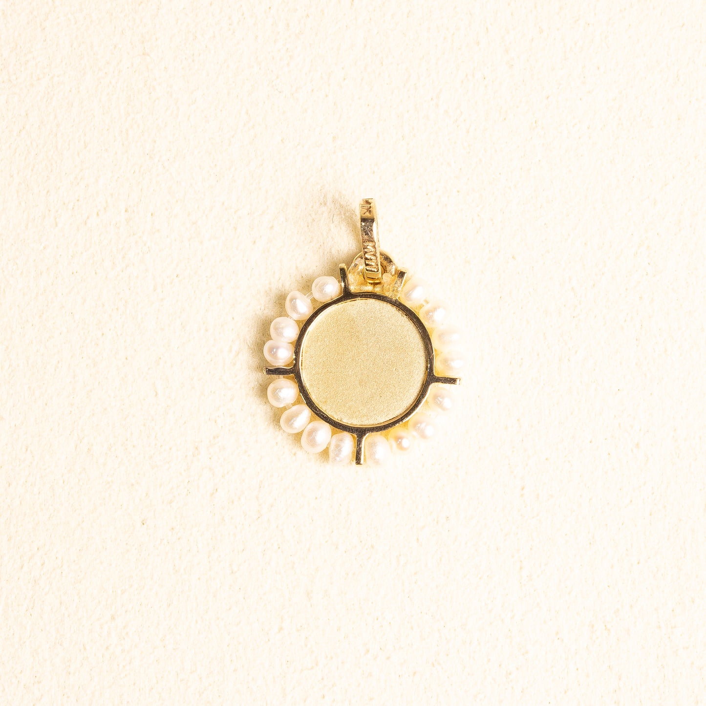 Medalla Virgen Gpe Rd Italiana Oro Mate 14k y Perlas Chica