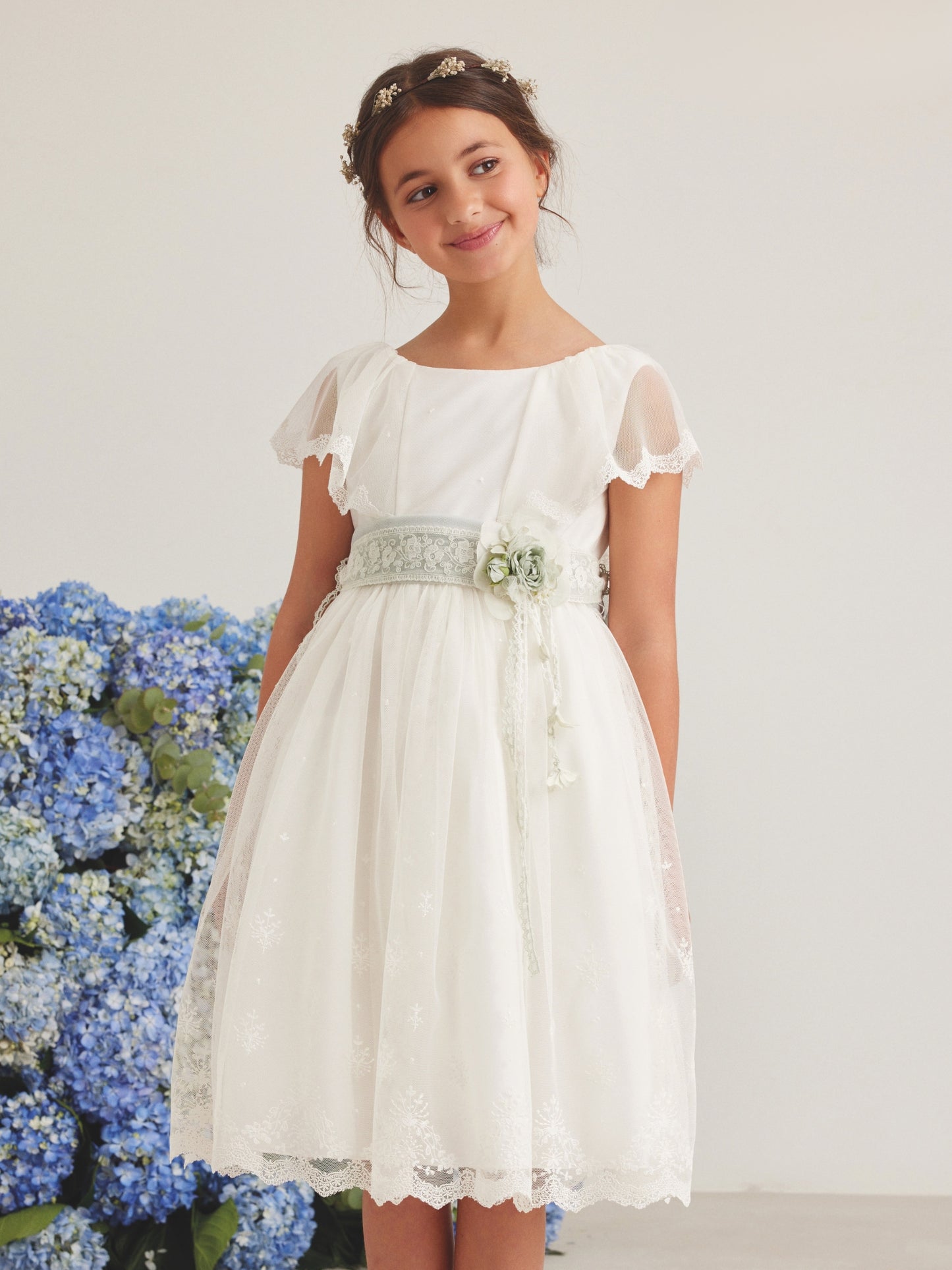 Vestido Comunión Corta en Tul Bordado